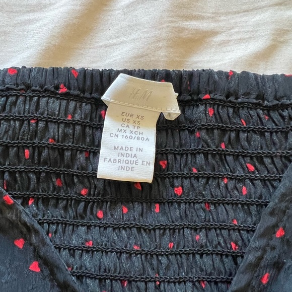 H&M Heart Print Sweetheart Blouse - Picture 6 of 6
